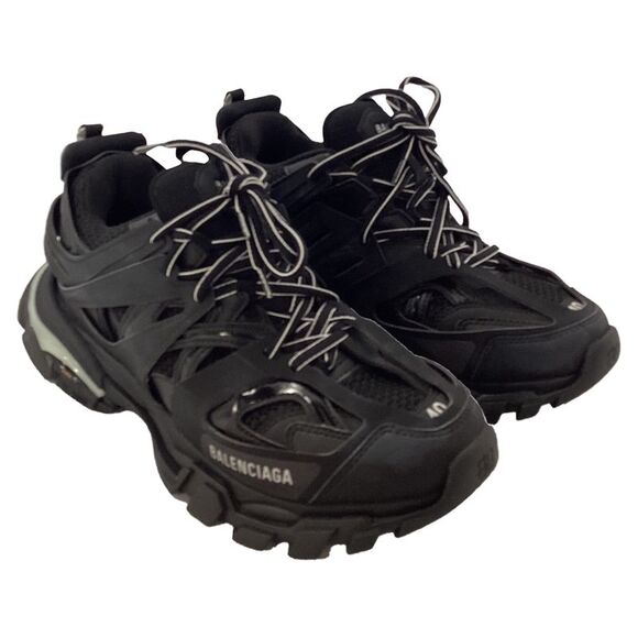Balenciaga Track 2.0 Sneakers in Black Polyurethane - Picture 5 of 10